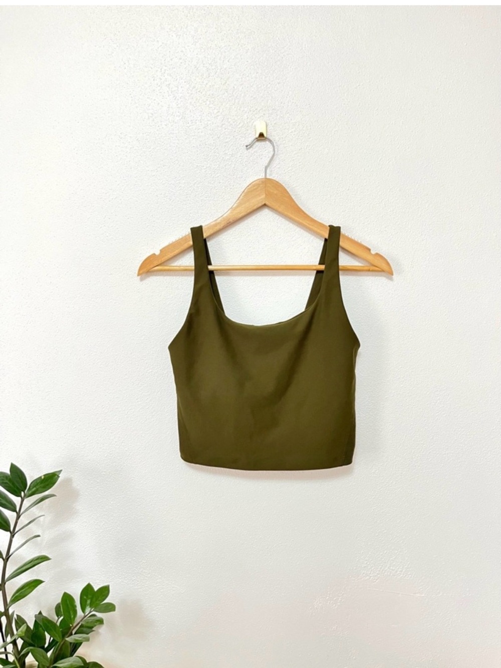 Old Navy Power Soft Light Support Longline Sports Bra Olive Green size M